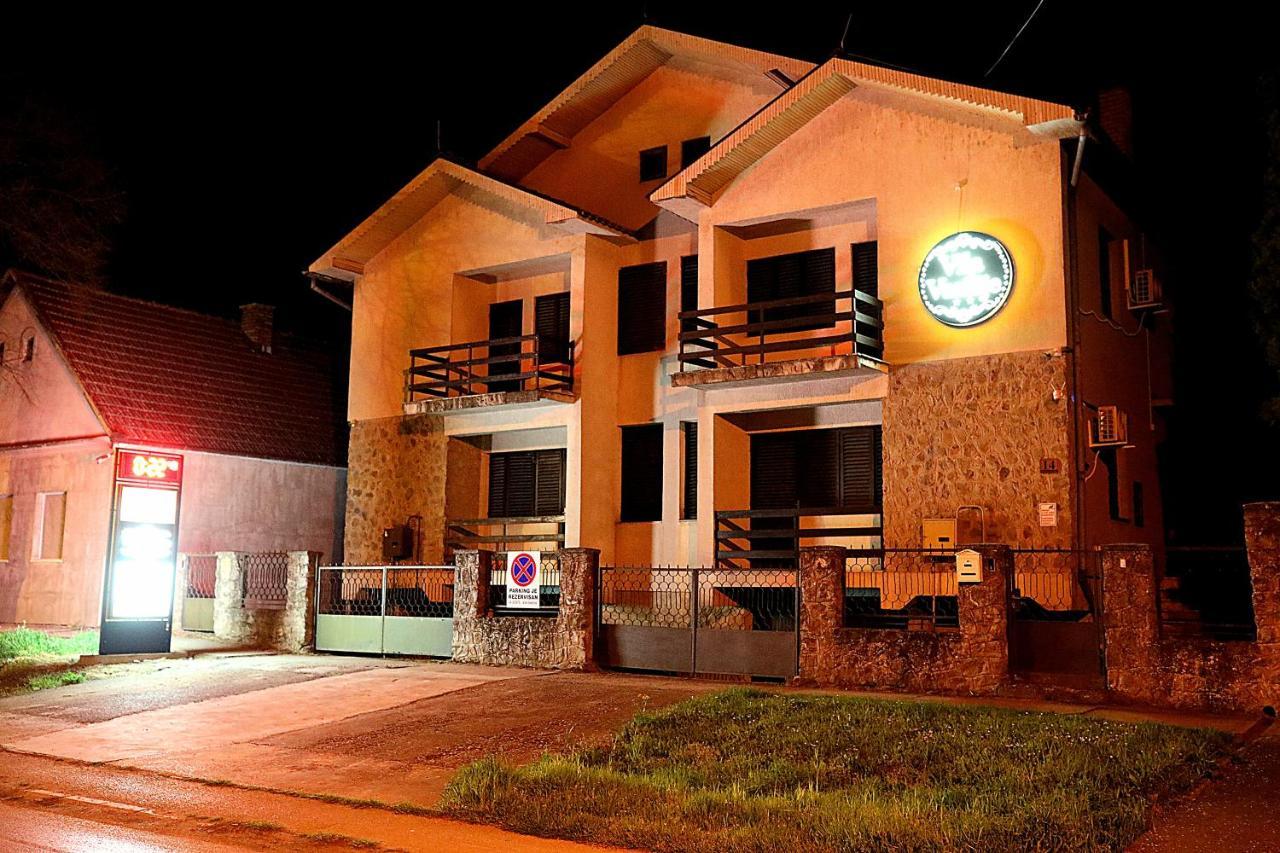 Vila Vasilije Hotel Novi Knezevac Exterior photo